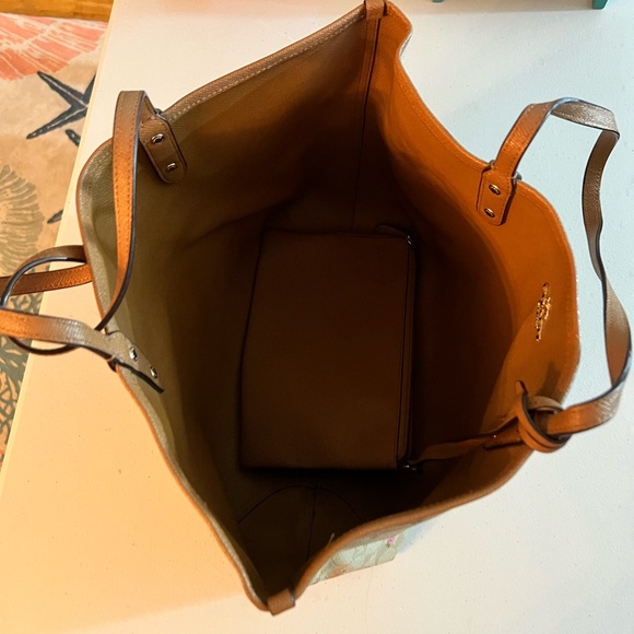 Brown with pink flowers tote - Picture 2 of 3